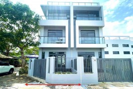 Căn góc 2 mặt tiền ngay trục đường A4, mẫu nhà mới đẹp, sầm uất, ký HĐ với CĐT HUD